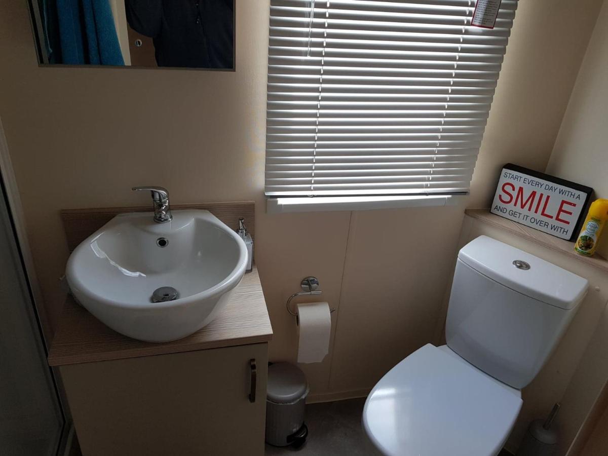 צ'אפל סנט לאונרדס 6 Berth Deluxe Caravan Palm Grove 42 מראה חיצוני תמונה