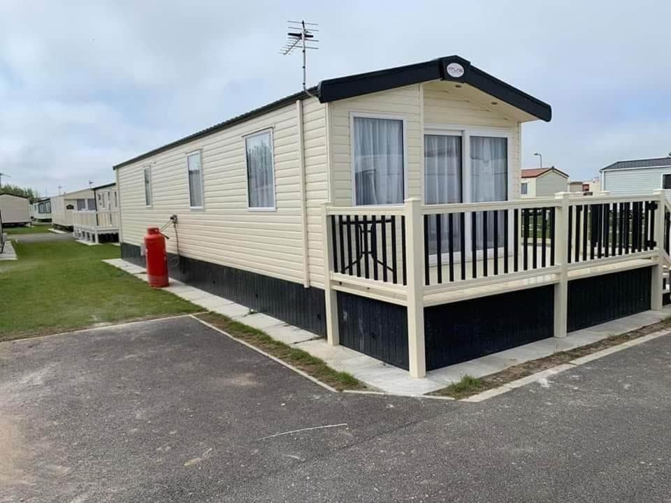 צ'אפל סנט לאונרדס 6 Berth Deluxe Caravan Palm Grove 42 מראה חיצוני תמונה